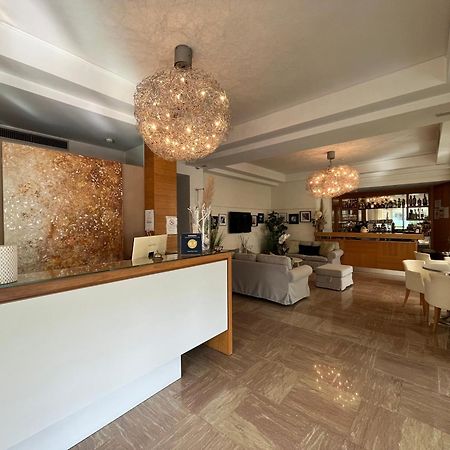 Hotel Mon Pays Riccione Esterno foto
