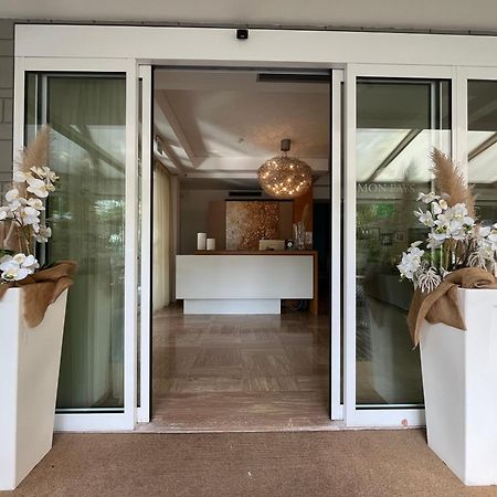 Hotel Mon Pays Riccione Esterno foto