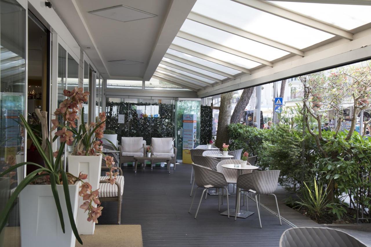 Hotel Mon Pays Riccione Esterno foto