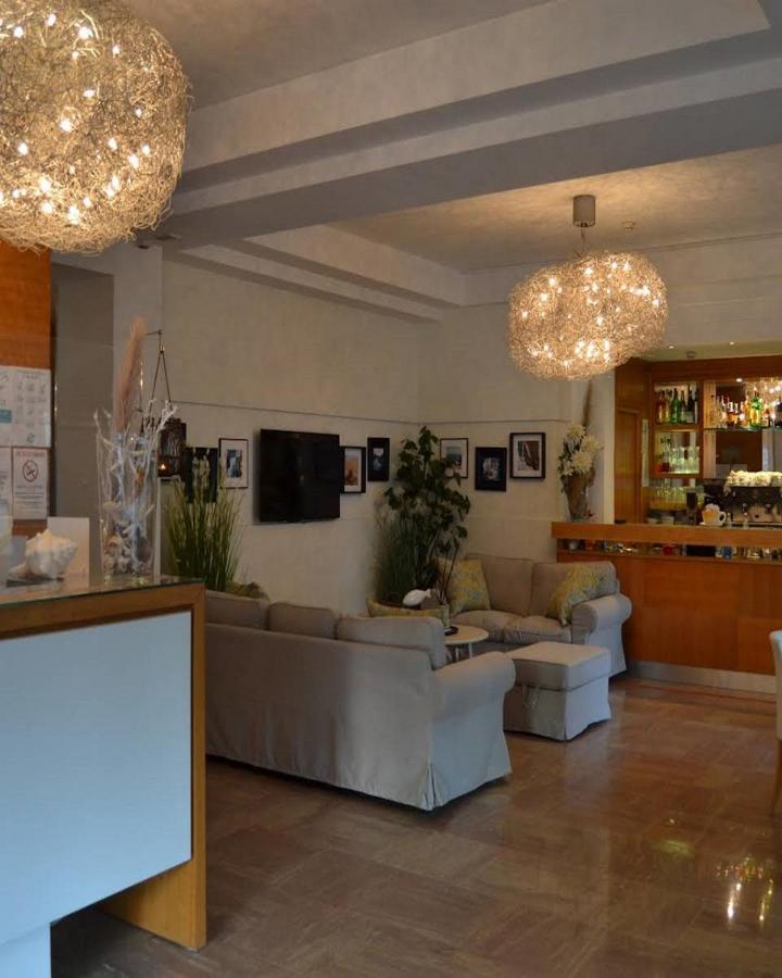 Hotel Mon Pays Riccione Esterno foto