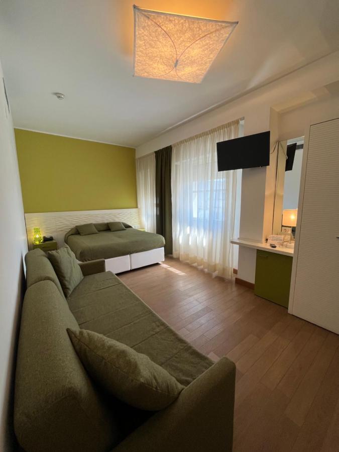 Hotel Mon Pays Riccione Esterno foto