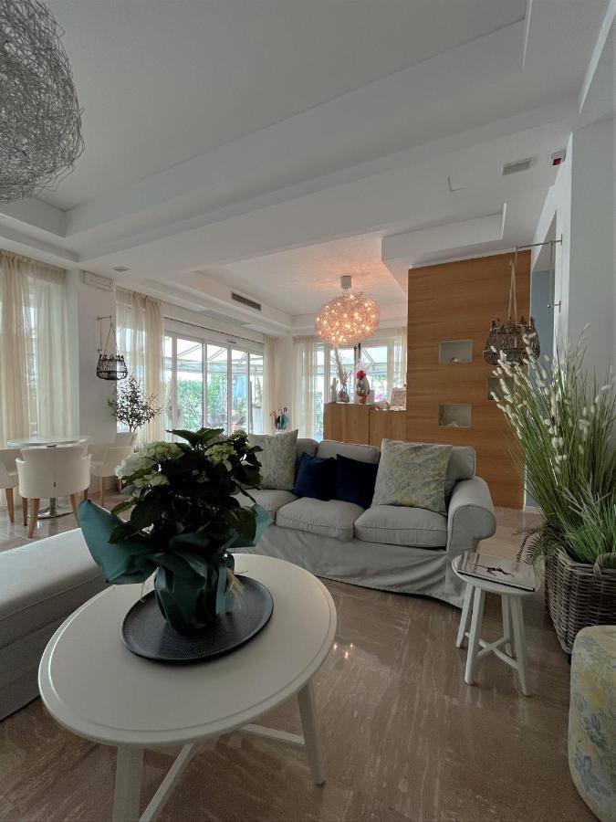 Hotel Mon Pays Riccione Esterno foto