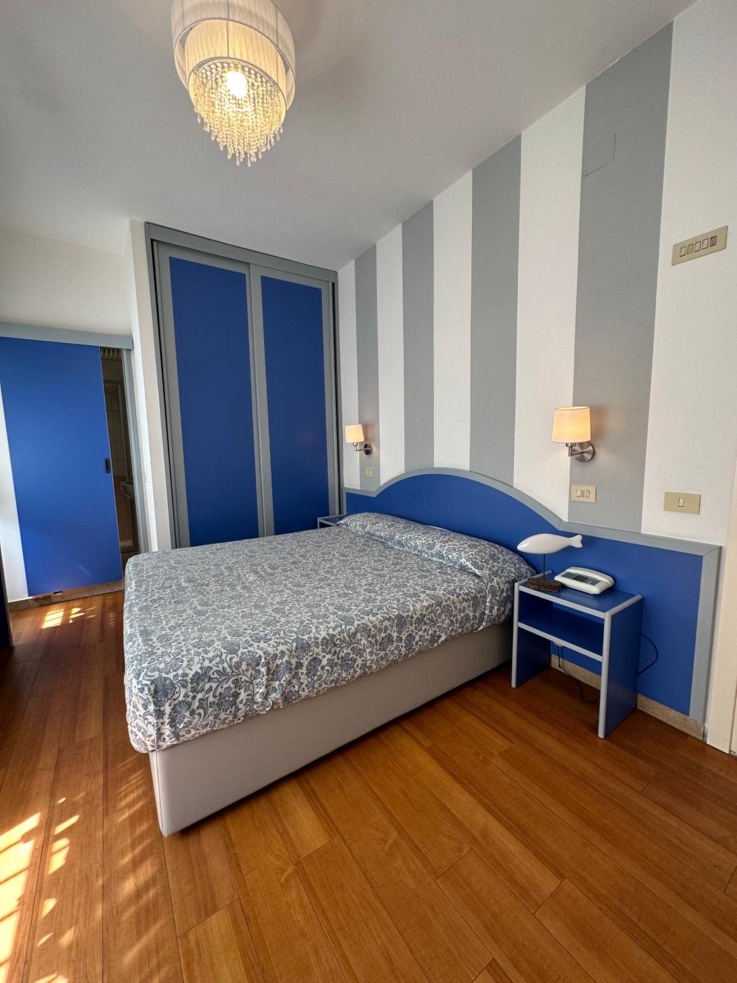 Hotel Mon Pays Riccione Esterno foto