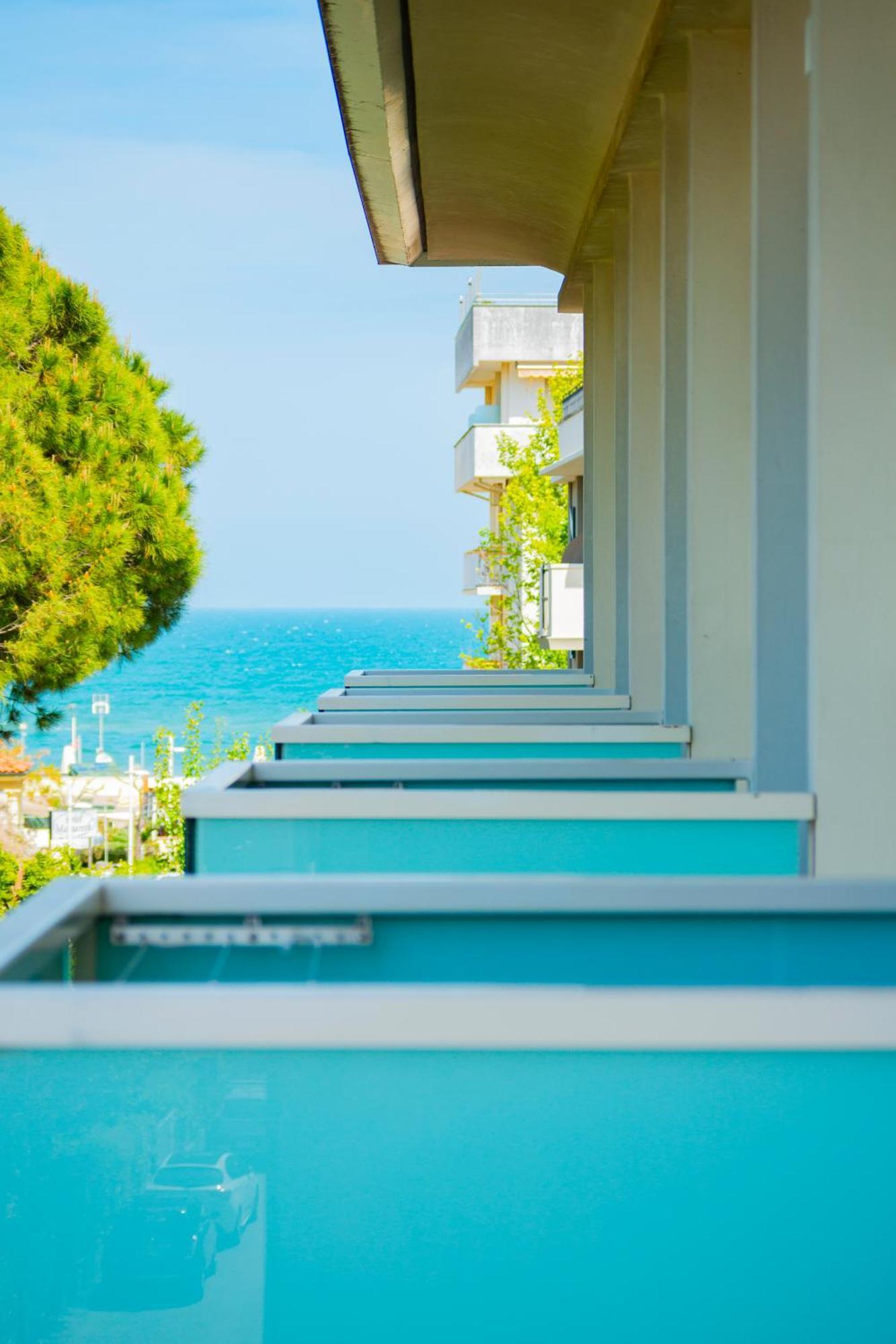 Hotel Mon Pays Riccione Esterno foto