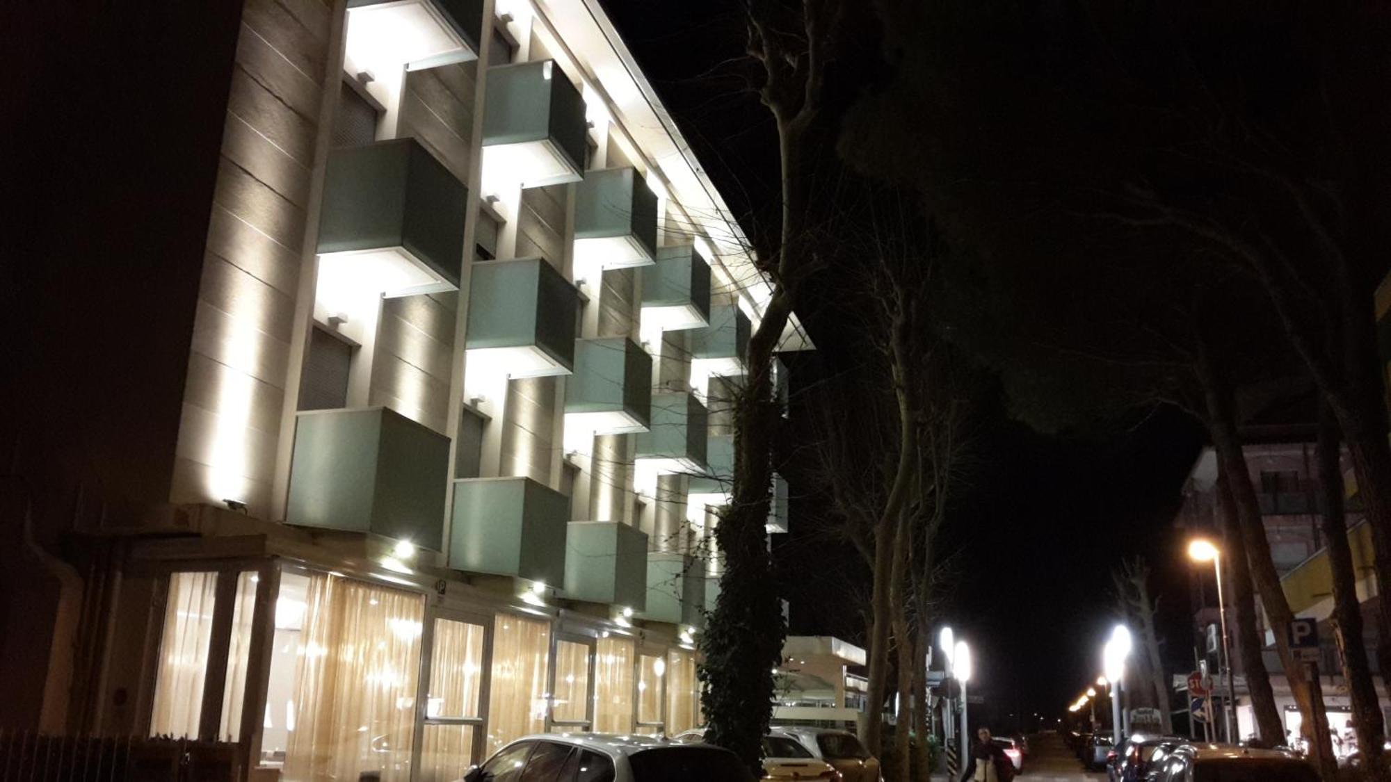 Hotel Mon Pays Riccione Esterno foto