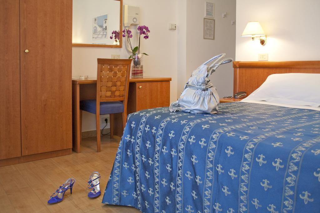Hotel Mon Pays Riccione Camera foto