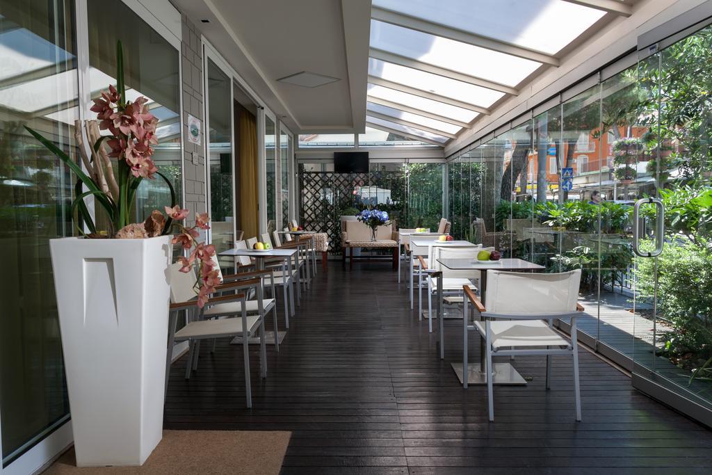 Hotel Mon Pays Riccione Esterno foto