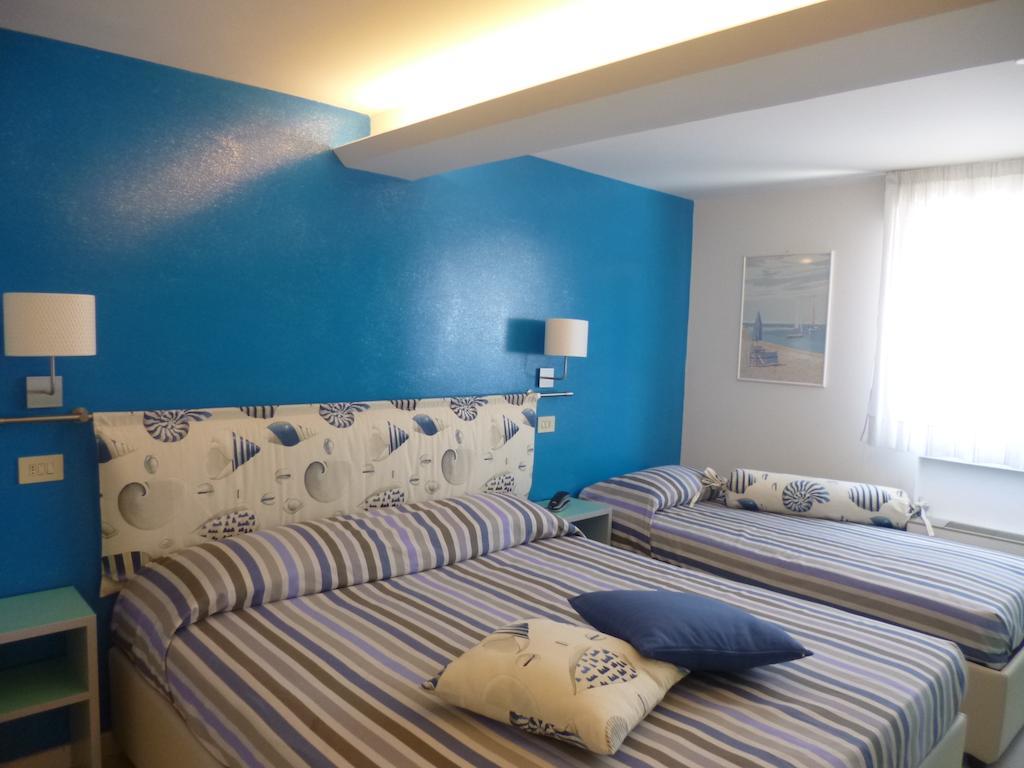 Hotel Mon Pays Riccione Camera foto