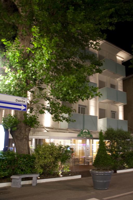 Hotel Mon Pays Riccione Esterno foto