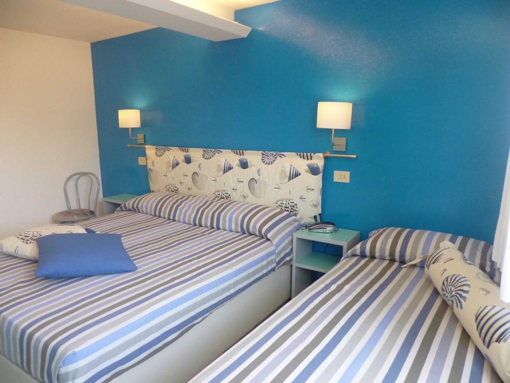 Hotel Mon Pays Riccione Esterno foto